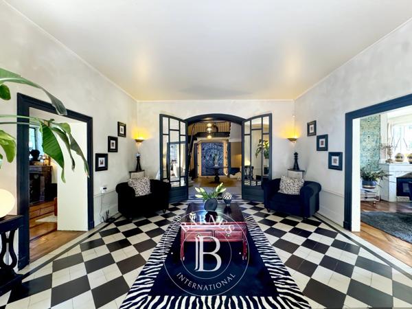 Chambéry, Propriété 7 Chambres  à vendre