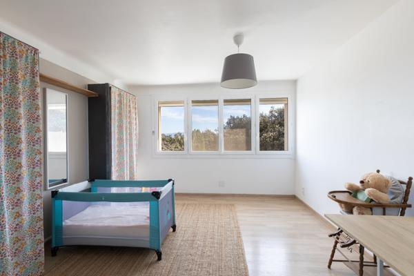 Le Thor (84250) a vendre en exclusivité appartement T5 avec terrasse le thor