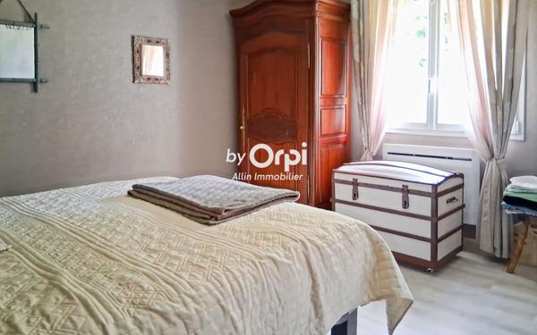 Maison à vendre    3 pièces • 100 m2 Villefranche-d'Allier