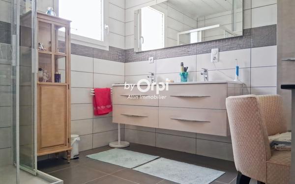 Maison à vendre    3 pièces • 100 m2 Villefranche-d'Allier