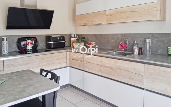 Maison à vendre    3 pièces • 100 m2 Villefranche-d'Allier