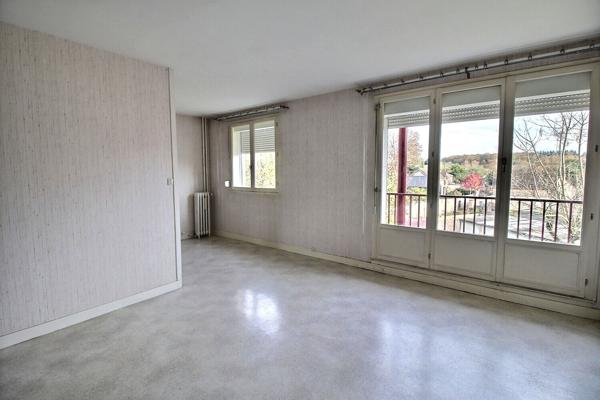 Appartement F3 EPERNON AVEC BALCON CAVE ET FACILITE DE PARKING