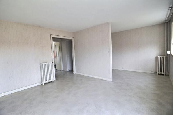 Appartement F3 EPERNON AVEC BALCON CAVE ET FACILITE DE PARKING