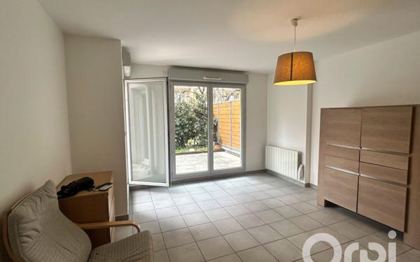 Appartement à vendre    3 pièces • 55,87 m2 Lyon 8