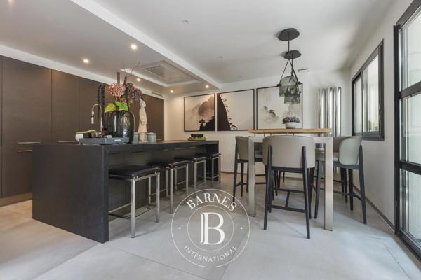 Suresnes, Maison 3 Chambres -  208 m² à vendre
