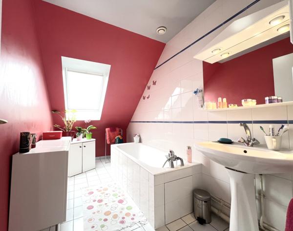 Jouy-en-Josas (78350) Maison de ville avec terrasse