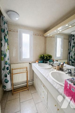 SAINT-AVERTIN – RUE DE GRANDMONT 
ENSEMBLE IMMOBILIER A USAGE D'HABITATION