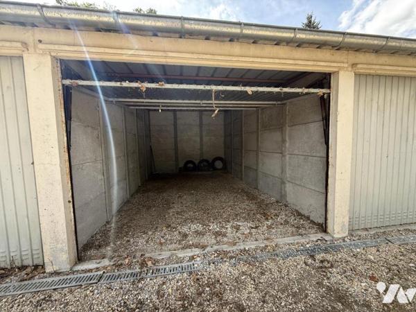 EXCLUSIVITE- BRAINE- 11 Box de garages fermés