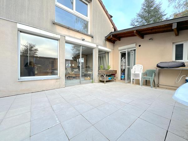 Maison - 6 pièces - 163 m²
