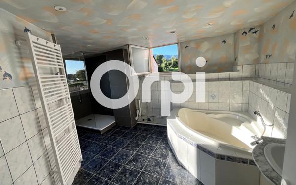 Appartement à louer    4 pièces •  Pair-et-Grandrupt