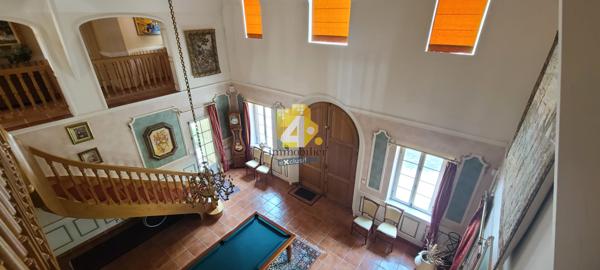 Maison - 15 pièces - 350 m²