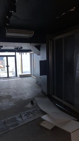 À vendre – Immeuble avec très grand local commercial et 2 appartements T3 au cœur de la ville de Châtellerault