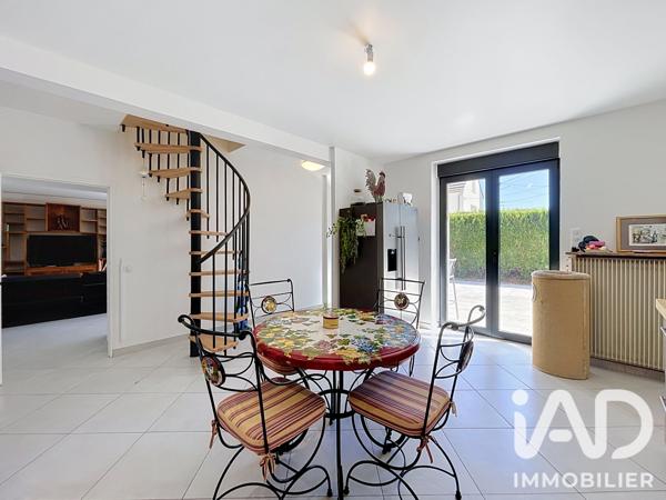 Maison à vendre 6 pièces 145 m² Saint-Pierre-lès-Nemours
