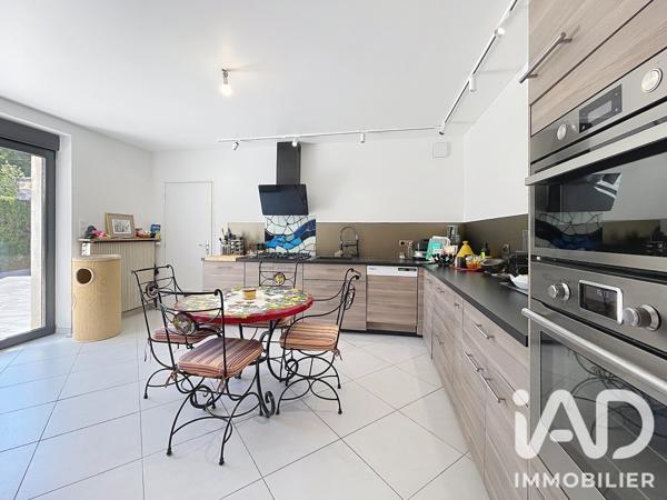 Maison à vendre 6 pièces 145 m² Saint-Pierre-lès-Nemours