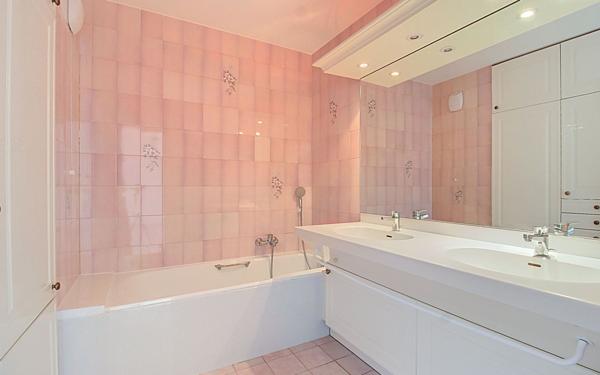 Appartement à vendre    5 pièces • 143,77 m2 Ambilly