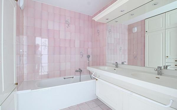 Appartement à vendre    5 pièces • 143,77 m2 Ambilly