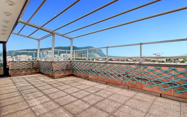 Appartement à vendre    5 pièces • 143,77 m2 Ambilly