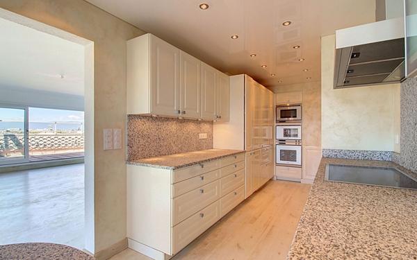 Appartement à vendre    5 pièces • 143,77 m2 Ambilly