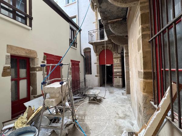 VIENNE – CENTRE-VILLE – T3 EN PLATEAU BRUT – LE CHARME DE L’ANCIEN A NEUF