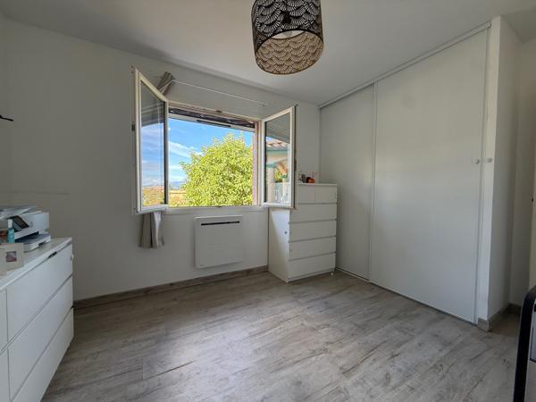 SARCEY – MAISON DE PLAIN PIED RENOVEE – 4 CHAMBRES – SOUS-SOL COMPLET