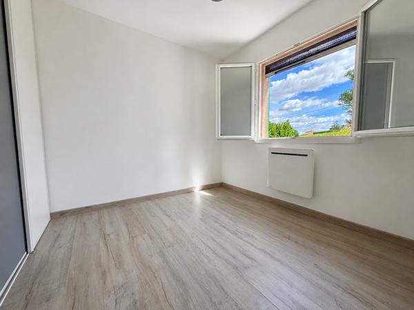 SARCEY – MAISON DE PLAIN PIED RENOVEE – 4 CHAMBRES – SOUS-SOL COMPLET