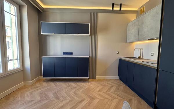 Appartement à vendre    1 pièce • 16 m2 Nice