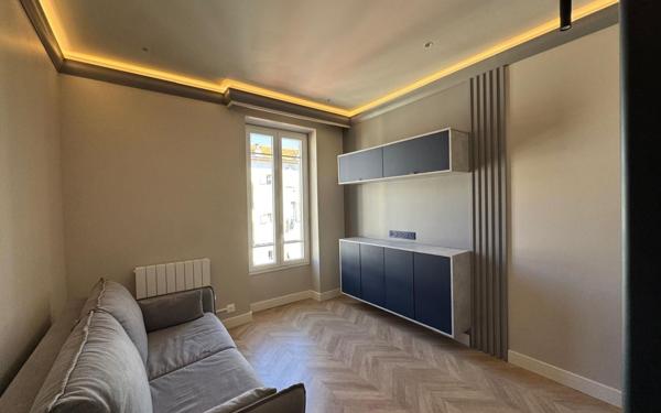 Appartement à vendre    1 pièce • 16 m2 Nice