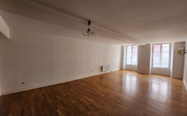 Appartement à louer    4 pièces •  Arpajon