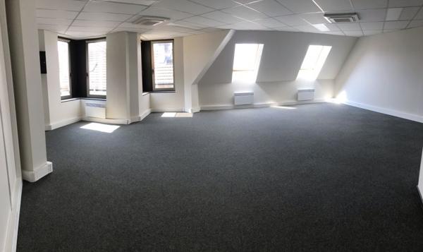 BUREAUX à LOUER de 436 m²