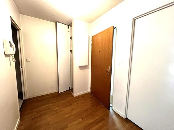 Appartement -Rue Allard- Saint Mande / F02 Cave + Parking