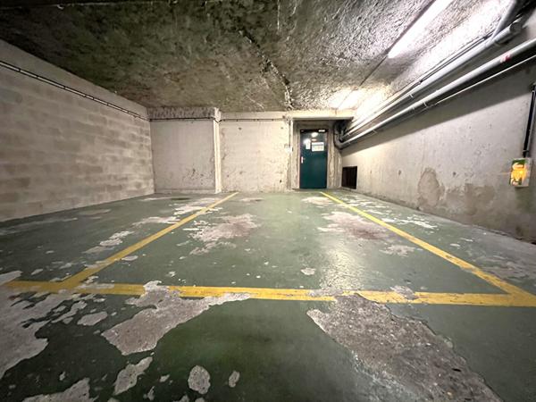 Appartement -Rue Allard- Saint Mande / F02 Cave + Parking