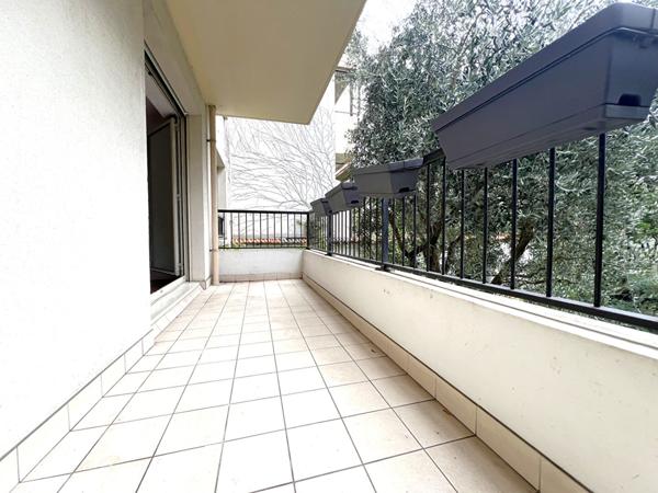 Appartement -Rue Allard- Saint Mande / F02 Cave + Parking