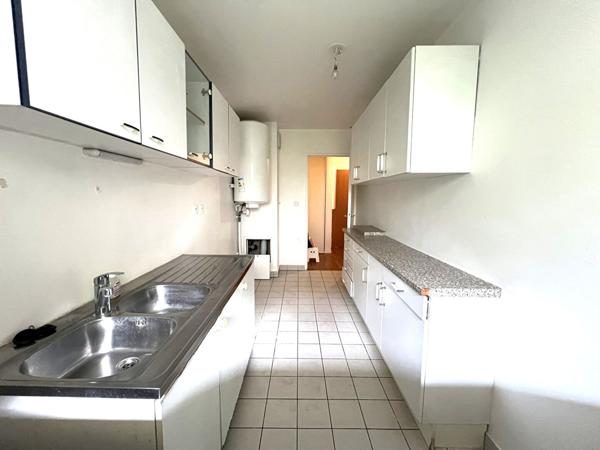 Appartement -Rue Allard- Saint Mande / F02 Cave + Parking