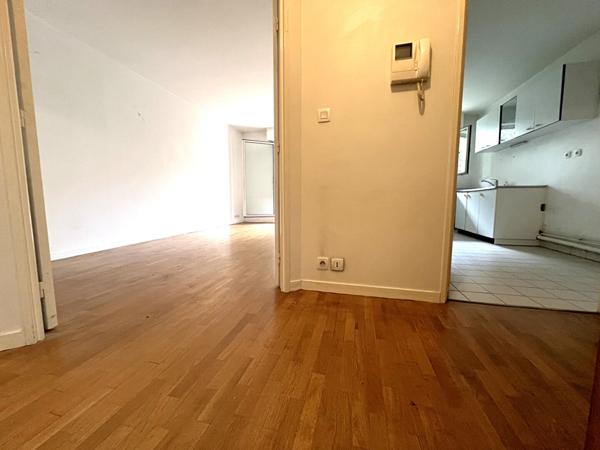 Appartement -Rue Allard- Saint Mande / F02 Cave + Parking