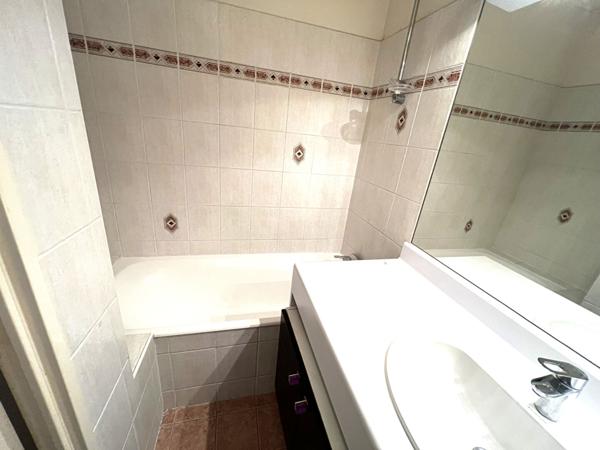 Appartement -Rue Allard- Saint Mande / F02 Cave + Parking