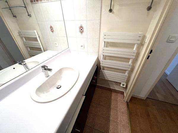 Appartement -Rue Allard- Saint Mande / F02 Cave + Parking