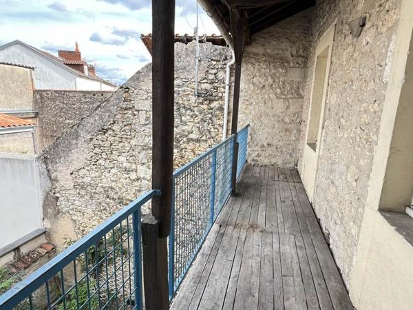 Appartement à louer 600 € CC Périgueux 3 p 52 m² DPE D