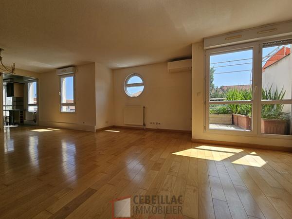 DUPLEX - 3 TERRASSES - GARAGE - PLATEAU CENTRAL