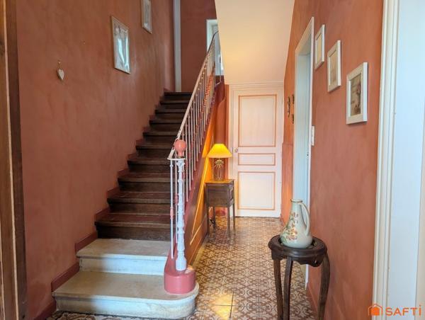 Maison de ville,avec jardin et garage