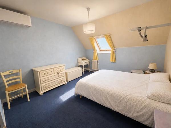 BOURGES-QUARTIER HÔPITAL-MAISON AVEC VERANDA, TROIS CHAMBRES