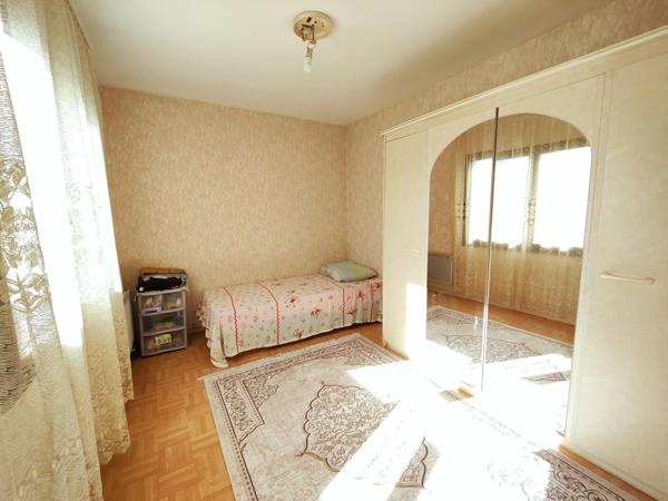 Maison de plain pied T3 au calme, avec garage.Tram