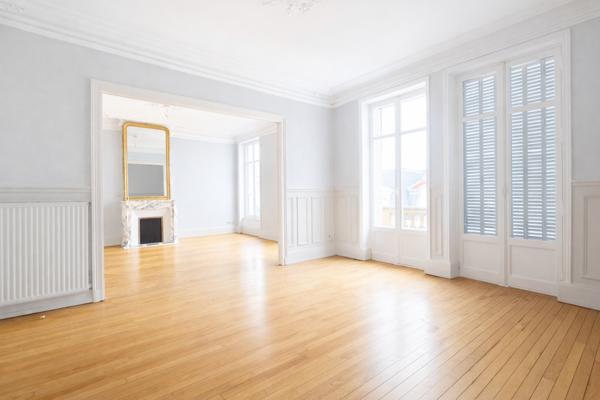 Nancy (54000) Superbe appartement T6 128 m² – 3 chambres – 2 parkings – Nancy centre
