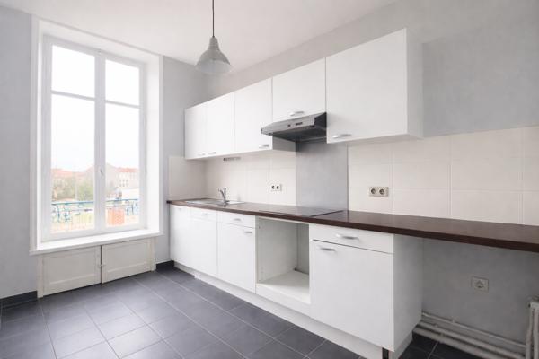 Nancy (54000) Superbe appartement T6 128 m² – 3 chambres – 2 parkings – Nancy centre
