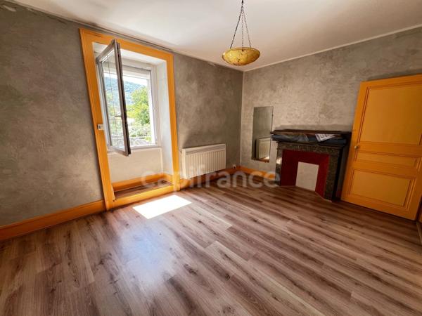 Maison à vendre 5 pièces BEAUFORT (39)