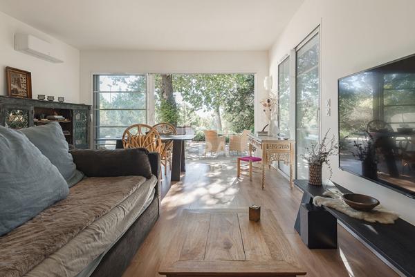 EGUILLES : Maison récente (2023) T4 de plain pied d'environ 110 m² avec 3 chambres sur un terrain de 1420 m² avec double garage