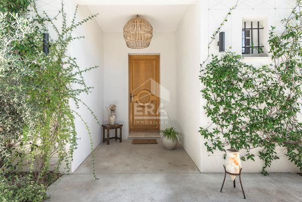 EGUILLES : Maison récente (2023) T4 de plain pied d'environ 110 m² avec 3 chambres sur un terrain de 1420 m² avec double garage