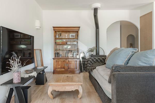 EGUILLES : Maison récente (2023) T4 de plain pied d'environ 110 m² avec 3 chambres sur un terrain de 1420 m² avec double garage