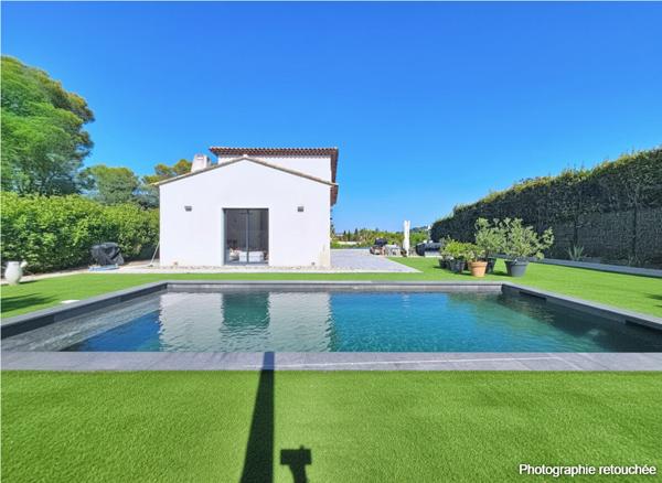 EXCLUSIVITE : MOUGINS LIMITE LE GUILLET / MAISON NEUVE AVEC PISCINE ET UN TERRAIN DE 1217M²