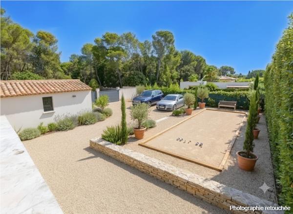 EXCLUSIVITE : MOUGINS LIMITE LE GUILLET / MAISON NEUVE AVEC PISCINE ET UN TERRAIN DE 1217M²