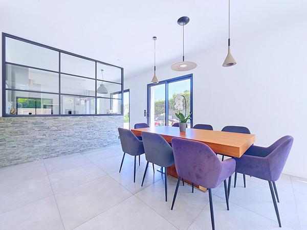EXCLUSIVITE : MOUGINS LIMITE LE GUILLET / MAISON NEUVE AVEC PISCINE ET UN TERRAIN DE 1217M²